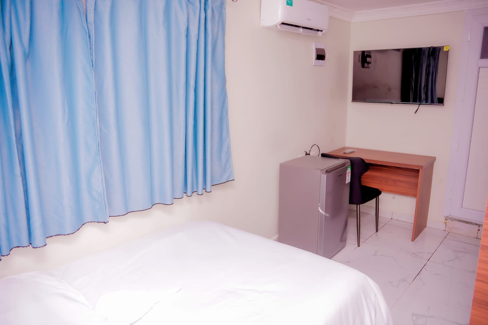 Room Image 4